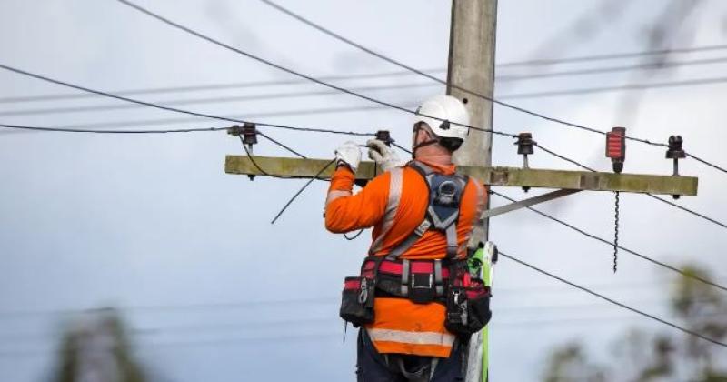 El 31 de agosto de 1949 se instituyó el 13 de julio como Día del Trabajador de la Electricidad