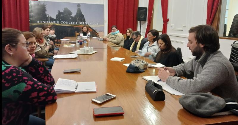 Las reuniones se realizan una vez al mes en el Salón Luis del HCD con referentes de todas las instituciones que participan