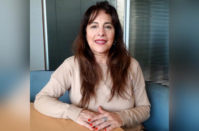 Yolanda Martínez trazó su Perfil en un clido dilogo con LA OPINION