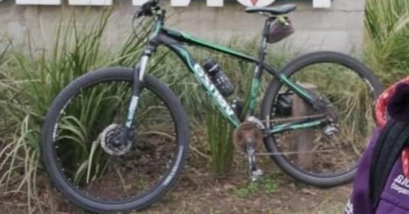 La bicicleta Venzo rodado 29 talle L de color negra y verde sustraída de la casa de calle Martín Fierro