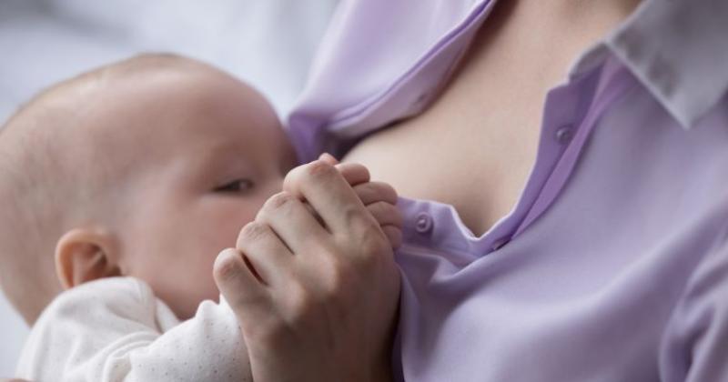 La leche humana siempre es de calidad es el alimento ms completo manifestó Sandra Clutterbuck del rea de Maternidad del Hospital San José