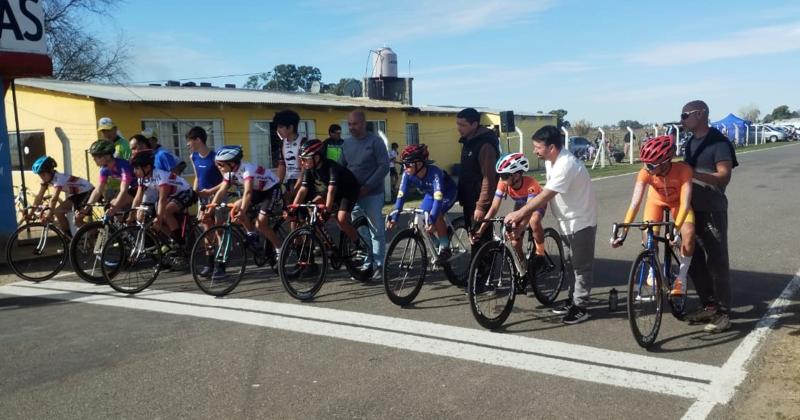 Nuevo triunfo de Juliano Almeida en el Infanto Bonaerense de ciclismo 