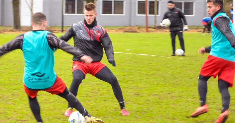 Douglas completó su preparación en Pergamino y partió rumbo a Salta para enfrentar a Juventud Antoniana