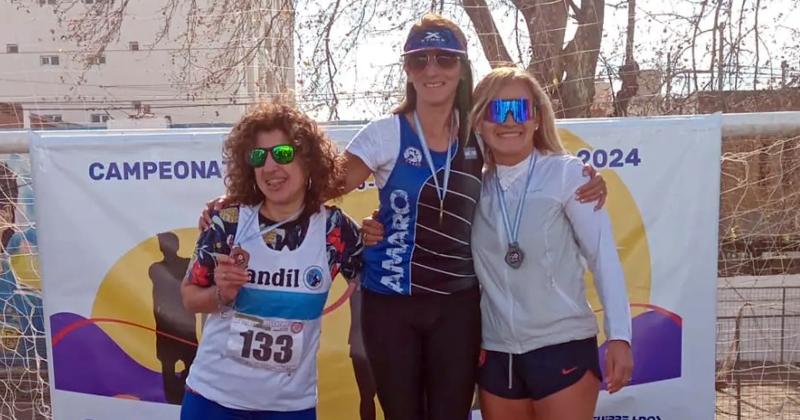 Maritza Uruzula en el primer lugar del podio de su categoría en Río Cuarto