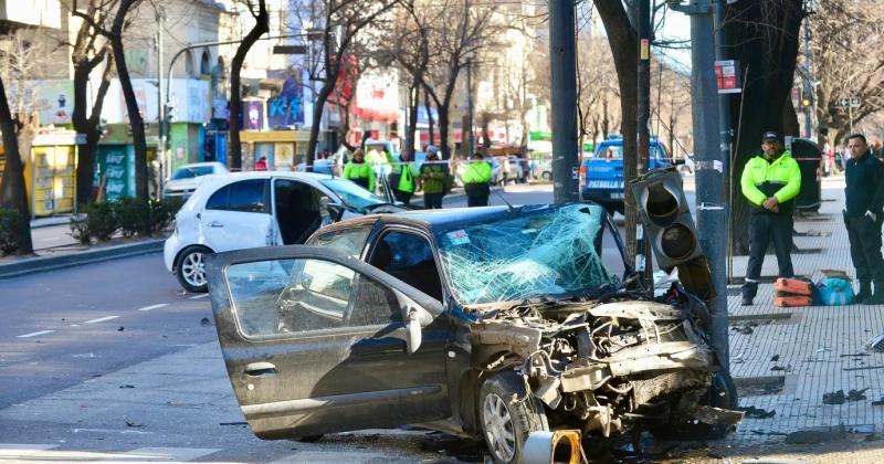 El automóvil circulaba a ms de cien kilómetros por hora entre otros elementos de prueba que agravan la calificación penal contra el conductor del Renault Clio que impactó contra el Nissan March en el que iba Ana Fiorino