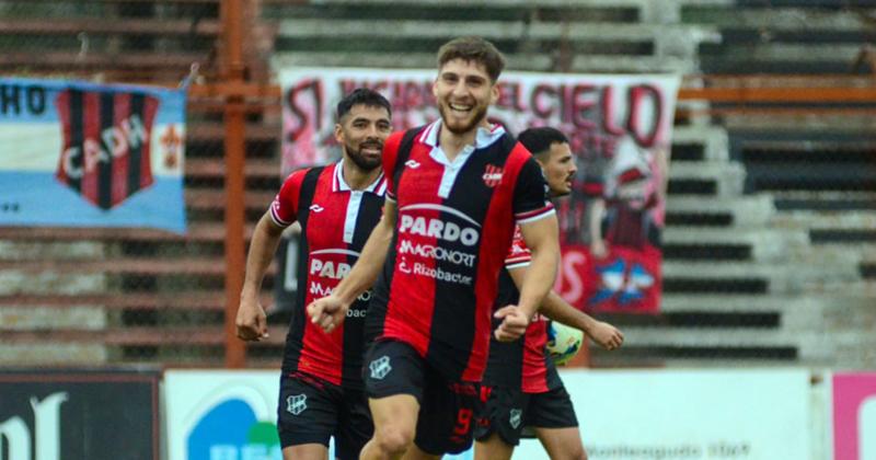 Fabricio Gonzlez anotó su quinto gol en el Federal A