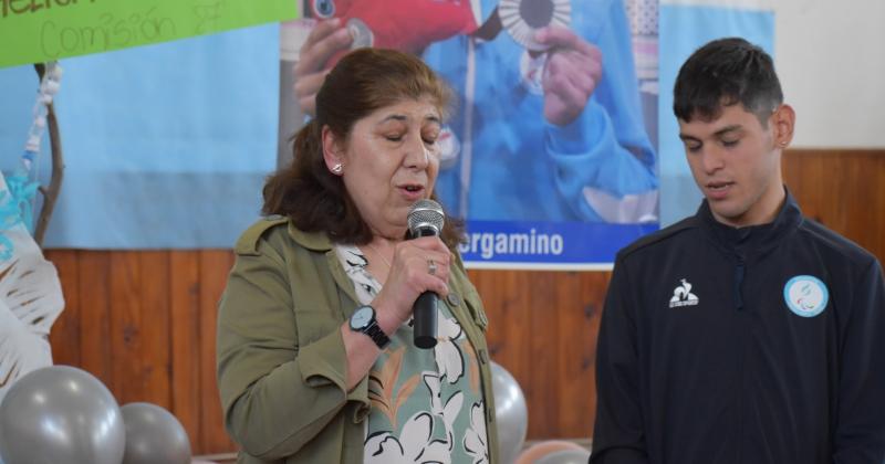 La coordinadora administrativa de Fines Sonia Palacios destacó la figura del atleta