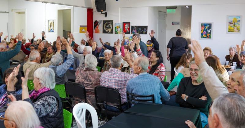 La Direccioacuten de la Tercera Edad celebroacute el Diacutea del Jubilado