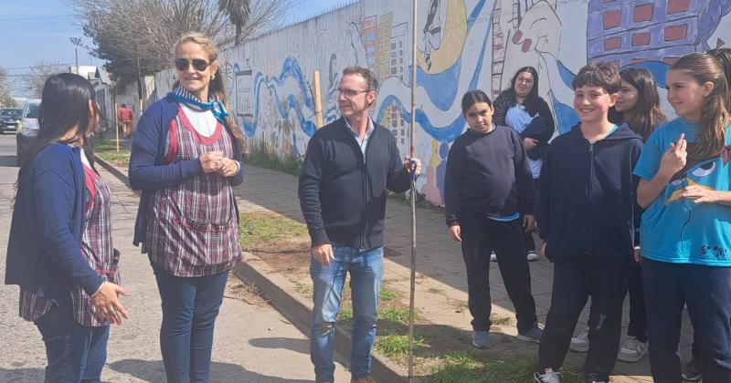 En la zona del Colegio Gianelli con intervención de docentes y alumnos