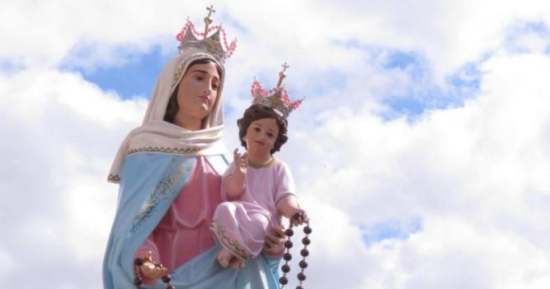 La Virgen se apareció por primera vez a la fiel Gladys Motta en San Nicols cuando corría el año 1983