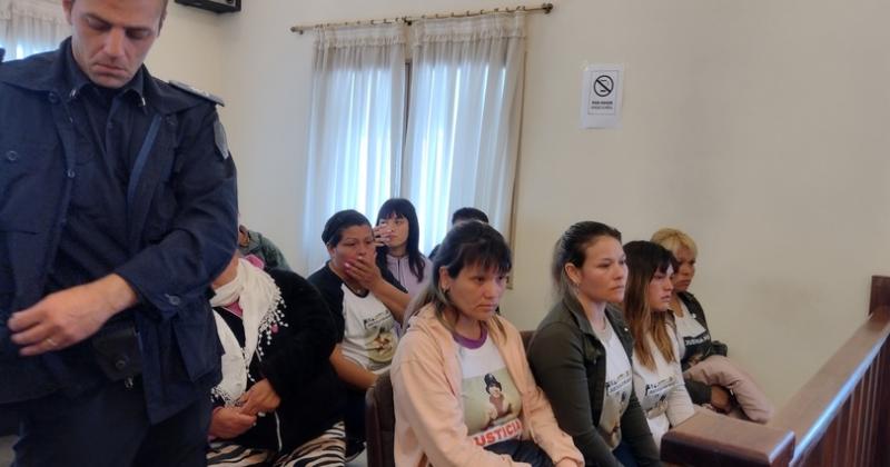 La madre las hermanas familiares y amigos participaron de la audiencia