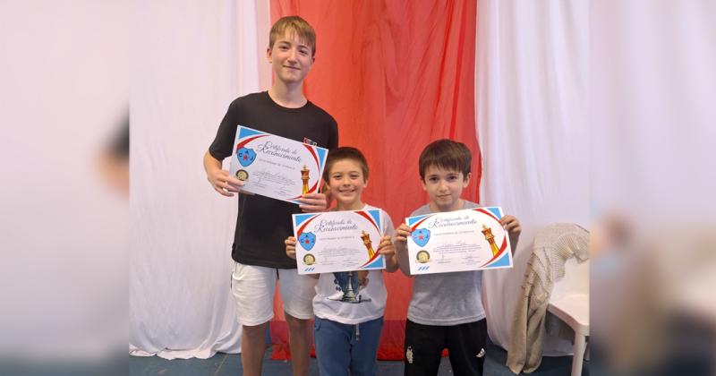 Santiago Ozafrn (2º en Juveniles) Toms Casquero (1º en Juveniles) y Nicols Ozafrn (2º en Infantiles)