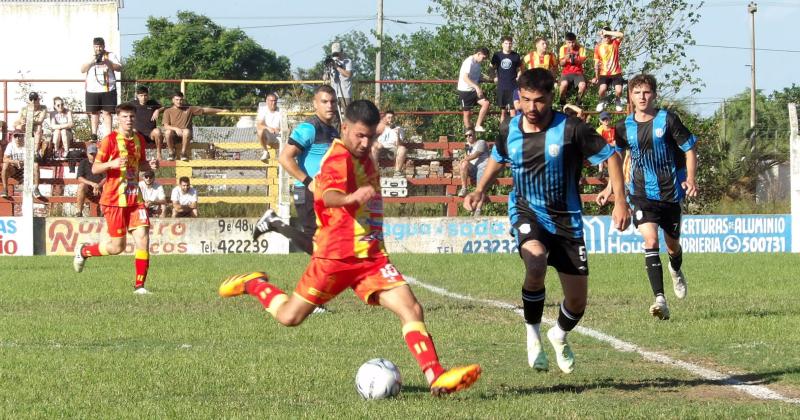 Argentino perdió en su segunda presentación- fue 2 a 1 como visitante ante Barracas de Colón