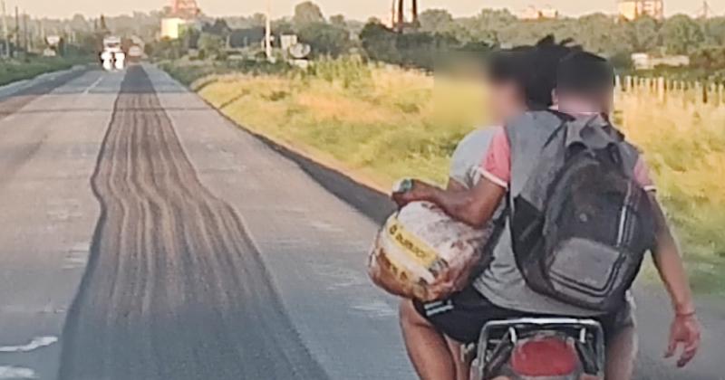 En moto se llevaron un gran trozo de carne recientemente faenada