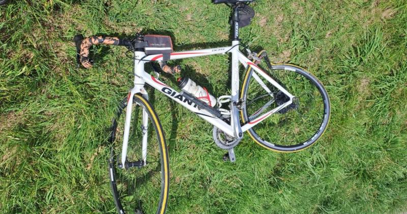 La bicicleta sufrió una severa avería en la rueda trasera