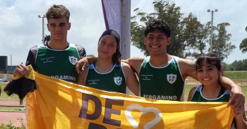 La posta 4x100 mixta Sub 18 se llevó el primer puesto y la medalla de oro