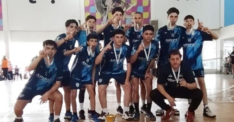 El equipo de voleibol Sub 16 masculino del Alfonzo ganó el oro