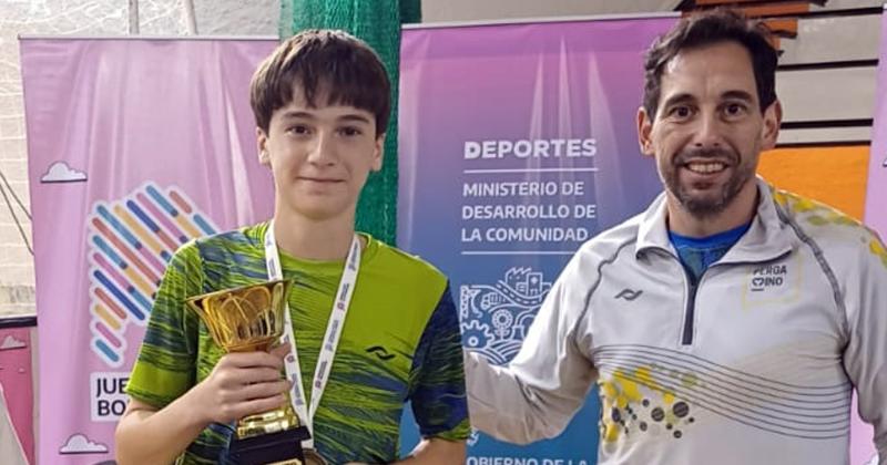 Victorio Goicoechea -junto a Mauro Churín- oro en bdminton Sub 14