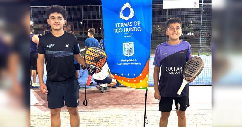 Vitto Benvenutto (a la derecha) junto al salteño Juan Pablo Coronel semifinalistas en Termas de Río Hondo