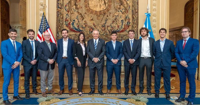 Jóvenes empresarios de todo el país junto a Marc Stanley embajador estadounidense en Argentina