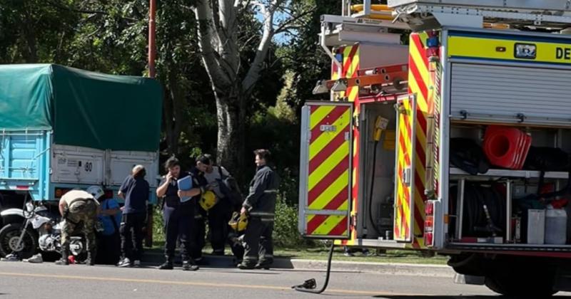 Policía Científica realizando las pericias junto a Bomberos Voluntarios de Rojas