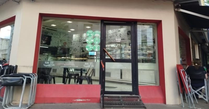 Tras agredir al comerciante en la vía pública acudió al local de la Peatonal a intentar provocar vandalismo