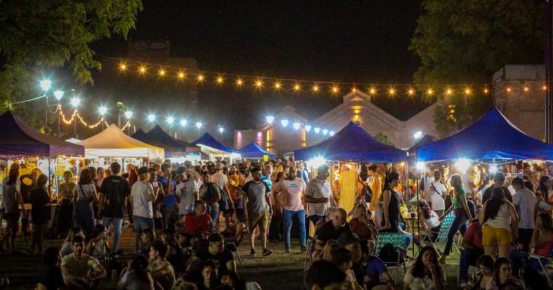 Cientos de personas disfrutan de la feria que ya lleva siete ediciones en Pergamino