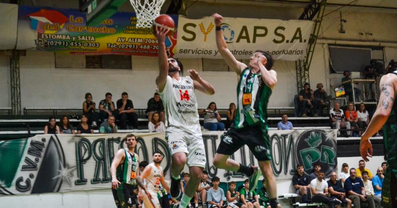 Gonzalo Romero anotó 16 puntos ante Villa Mitre en su segundo partido con la camiseta de Pergamino Bsquet