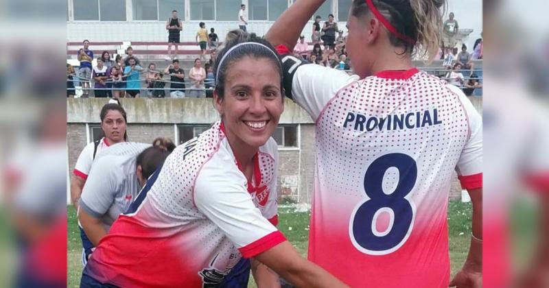 Leila Tisera y Carla Paye dos de las integrantes del Provincial campeón 2024