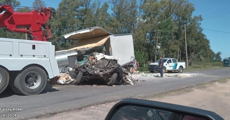 Una grúa se encargó de la remoción de los vehículos siniestrados en la curva de la ruta 41 a la altura de Baradero