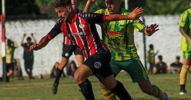 Racing se prepara para visitar a Defensores en la revancha de los octavos de final del Torneo Regional