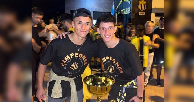 Emanuel Isa y Rodrigo Russian dos de los pergaminenses campeones en la Liga de Arenales