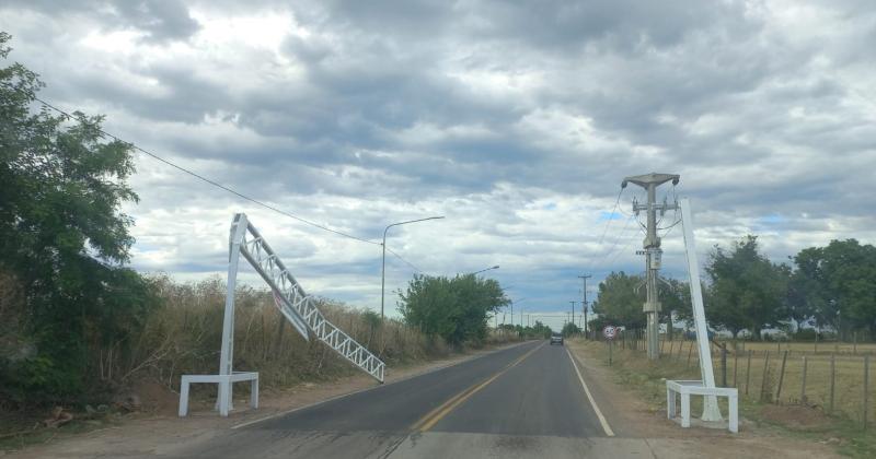 Este martes apareció desmantelada la estructura metlica para limitar la circulación de vehículos de gran porte