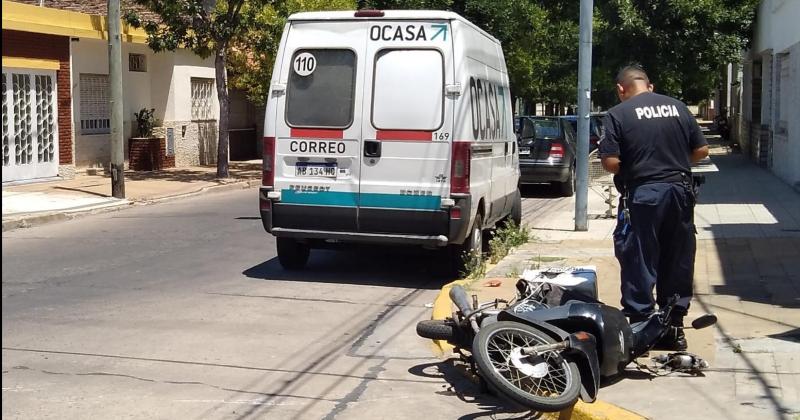 La motocicleta circulaba por Alem y el furgón por Castelli