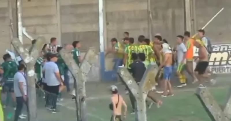 Gimnasia de Chivilcoy que le ganaba 2 a 0 a Defensores de Salto denunció ataques antes durante y al final del encuentro con complicidad policial