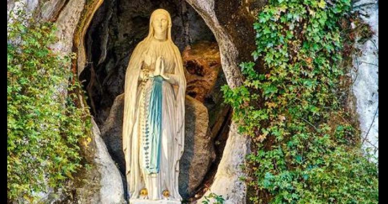 La historia comenzó el 11 de febrero de 1858 en Francia cuando la Virgen se apareció a una niña