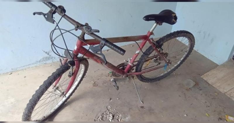 La bicicleta tipo mountain bike fue identificada en el violento atraco al playero de la estación de servicios