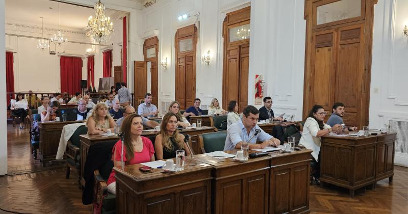 En la segunda sesión extraordinaria en el HCD ingresó una nota por Secretaría diez expedientes del Departamento Ejecutivo un proyecto de concejales y ocho despacho de comisiones internas