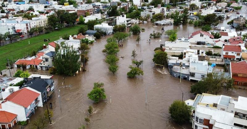 Hasta el momento son casi 1000 los evacuados